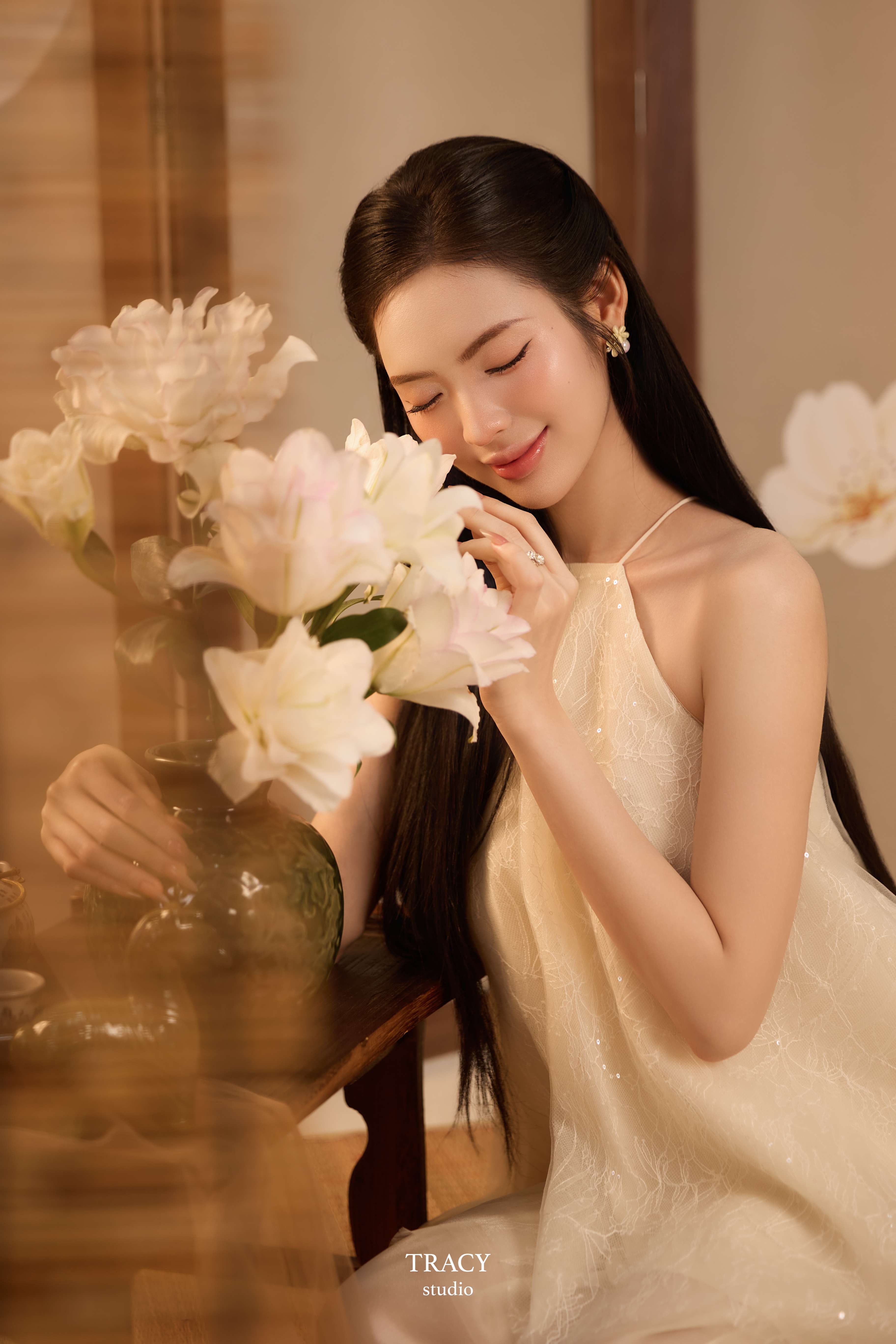 frontend/img/gallery/anh-tet-yem-ao-dai/tracy-studio-chup-concept-yem-ngoc (1).jpg